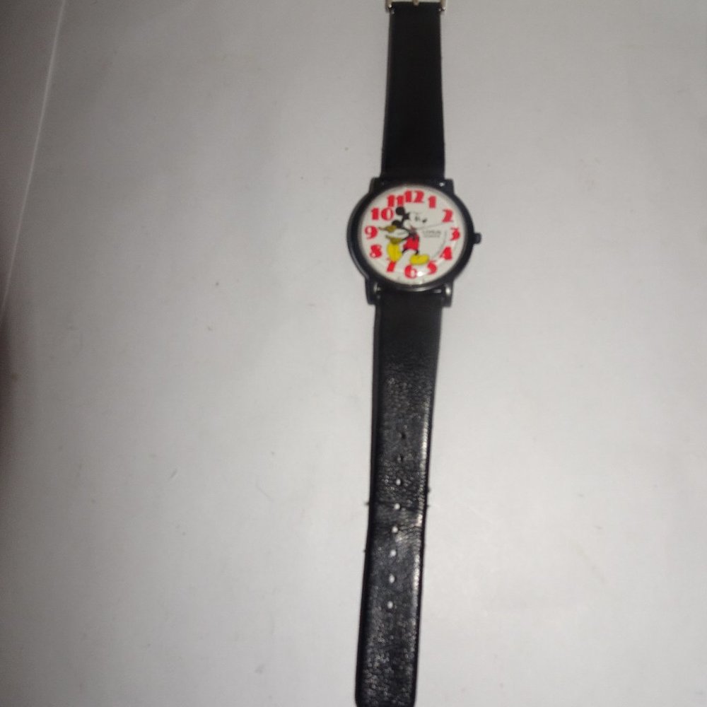 Vtg. Lorus Quartz Japan Mickey Mouse Hand Watch